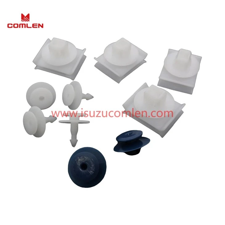 Tre tipi 1099831610 8980138230 8975816321 Clip laterale del pannello anteriore/Clip angolare per Isuzu NJS NKR NPR NQR ELF